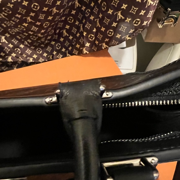 Authentic Louis Vuitton - Picture 16 of 16
